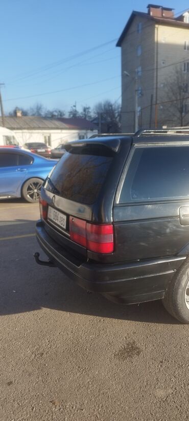 Volkswagen: Volkswagen Passat: 1990 г., 1.8 л, Механика, Бензин, Универсал