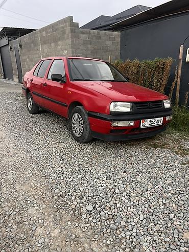 Volkswagen Vento: 1992 г., 1.8 л, Механика, Бензин, Седан