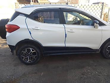 Другой электротранспорт: Электромобиль кроссовер (белый) Основные характеристики и оснащение — 1