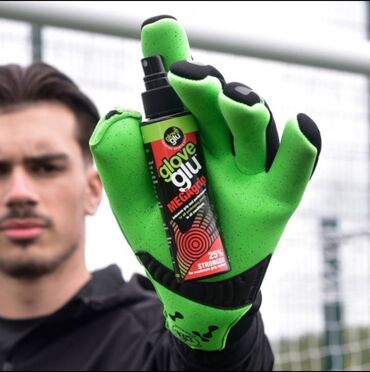 перчатки для спорта: GloveGlu улучшает захват любой вратарской перчатки благодаря своей