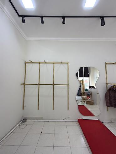 Оборудование для магазинов: Butik üçün vitrin və avadanlıq dəsti - Qızılı rəngli divar asqı — 1