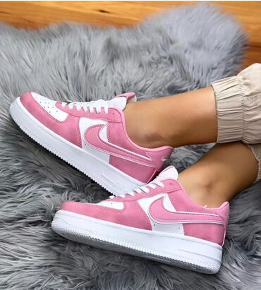 Patike: Nike air force patike

Novo
Brojevi 36 do 40

fb Moja Kupovina 1 — 9