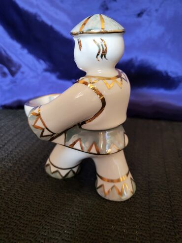 Figure: Figura,ili drzac nov za jaje cuvarkucu,Zajecar porcelan,rucno — 9