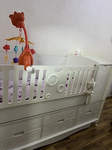 Beşiklər: Uşaq beşiyi və komodlu çevrilən beşik sistemi 600manata alinib 1il — 1