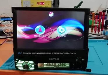 Audio oprema za auto: 12500din 1. Uvlačivi ekran: 7-inčni ekran se može električno iskočiti — 10