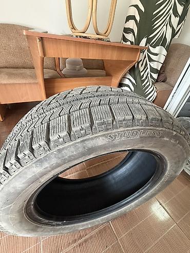 Продаю зимнюю резину Bridgestone 215/55/17 2023 года,проездила один