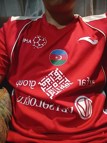 moncler bakı: Məhsul: Qırmızı idman köynəyi – WMF World Cup Baku 2025 temalı — 4