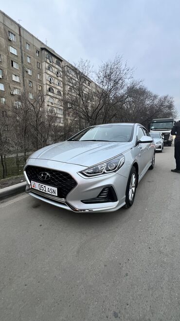 Легковой транспорт: Сдаю в аренду: Легковое авто, Частная аренда