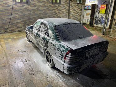 Mercedes-Benz: Mercedes-Benz 240: 2.4 l | 1998 il Sedan — 6