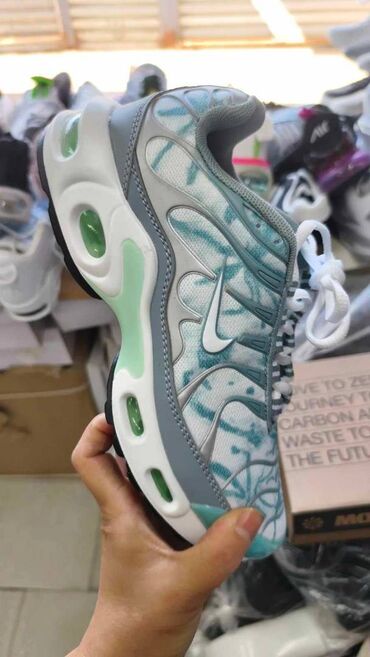 Patike: NIke air max tn patike

Novo
Brojevi 36 do 46

fb Moja Kupovina 1 — 6