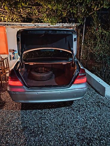 Mercedes-Benz E-Class: 2.7 l | 2004 il Sedan — 5