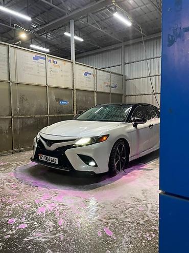 Toyota Camry: 2018 г., Автомат, Бензин, Седан