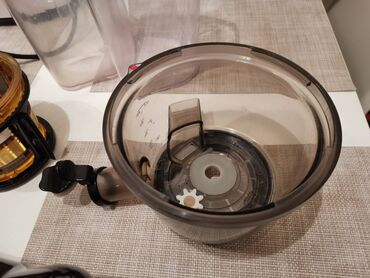 Ostala kuhinjska oprema: Sokovnik za sporo ceđenje KUVINGS odličan kao nov plaćen 500 e na lalafo.rs — 4 Ostala kuhinjska oprema: Sokovnik za sporo ceđenje KUVINGS odličan kao nov plaćen 500 e — 4