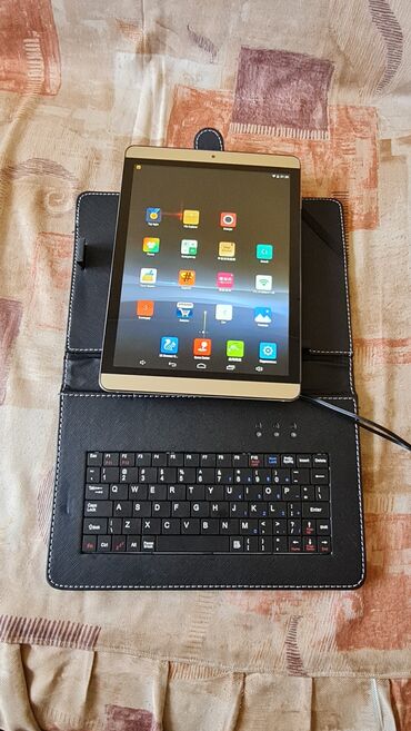 Tableti: Tablet sa futrolom i žičanom tastaturom - Android tablet dijagonale — 8