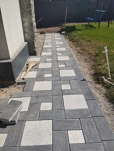 ness construction: Укладка тротуарной плитки «Клетка» (двухцветная, серый/светло-серый) — 2