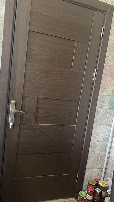 otağ qapıları: Yataq otağı üçün İşlənmiş Otaq qapısı 80x215 sm Çərçivə ilə, Ödənişli çatdırılma, Rayonlara çatdırılma — 1