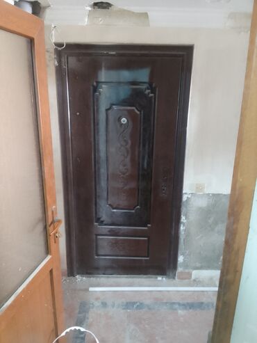 Giriş qapıları: Sef Qapı 3 Eded Tecili Satlır.1.05.2.05.2.10 tecili satlır
