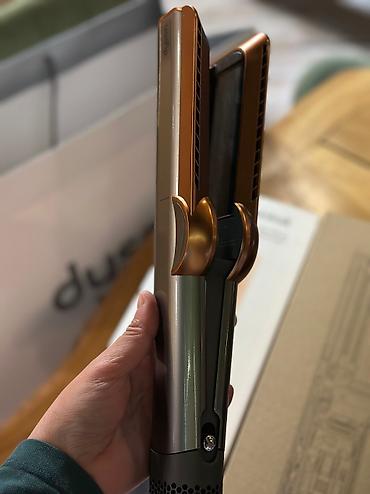 fitbit air: Фен Dyson, Увлажнение волос — 4