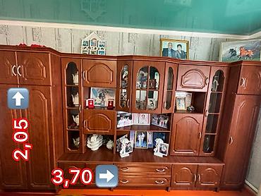 детская мебель 3 в 1: Стенка-гостиная из ЛДСП под тёмный орех, классический фасад с фигурной — 3