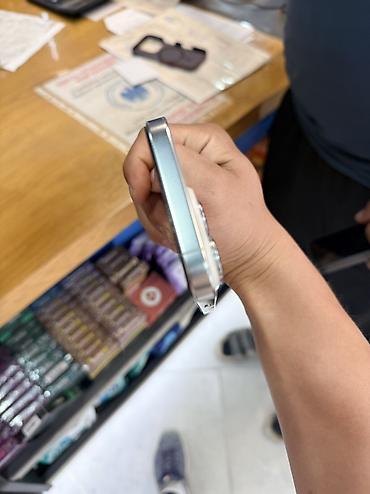 phone 11: IPhone 16 Pro, Б/у, 128 ГБ, White Titanium, Зарядное устройство, Защитное стекло, Кабель, 92 % — 2