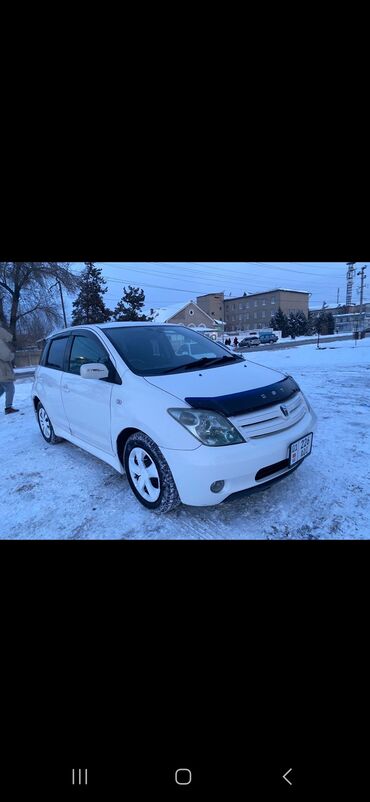 Toyota: Toyota ist: 2004 г., 1.3 л, Автомат, Бензин, Хэтчбэк