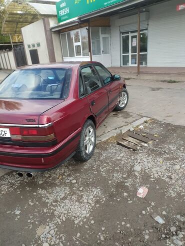 Mazda: Mazda 626: 1991 г., 2 л, Механика, Бензин, Седан