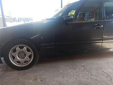 w210 55: Mercedes-Benz E-Class: 1999 г., 2.2 л, Автомат, Дизель, Универсал — 2