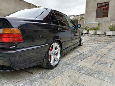 BMW: BMW 3 series: 1.8 l | 1995 il Sedan — 9