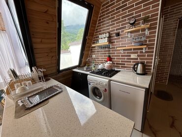 Günlük kirayə evlər: 160 kv. m, 3 otaqlı, Kanalizasiya, Kombi, Qaz — 5