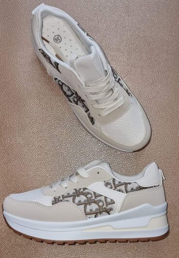 Women's Sneakers and athletic shoes: 41 na lalafo.rs — 17 Women's Sneakers and athletic shoes: 41 — 17