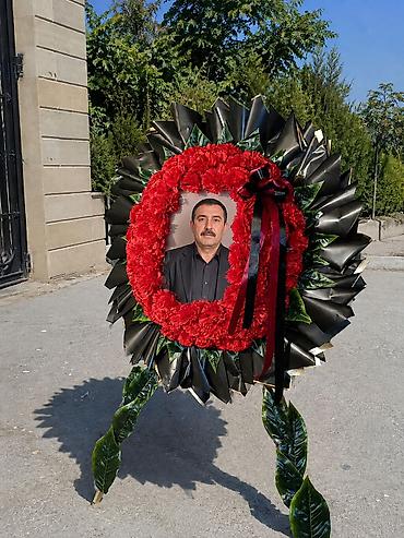 ata ad günü tortu: Qara lentli yas dəfn çələngi – foto çərçivəli model şəkilli gül — 1