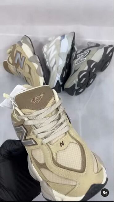 Women's Sneakers and athletic shoes: New balance 9060 patike

Novo
Brojevi 36 do 40

fb moja Kupovina 1 — 16