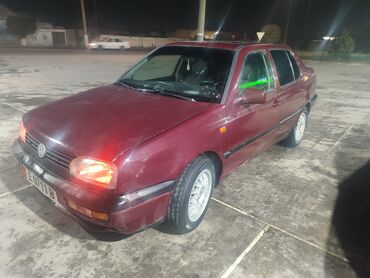 Volkswagen: Volkswagen Vento: 1992 г., 1.8 л, Механика, Бензин, Седан