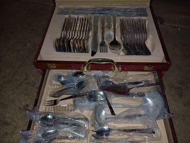 Süfrə ləvazimat dəstləri: Paslanmayan poladdan stolüstü dəst – futlyarlı - Komplekt: bıçaq — 13