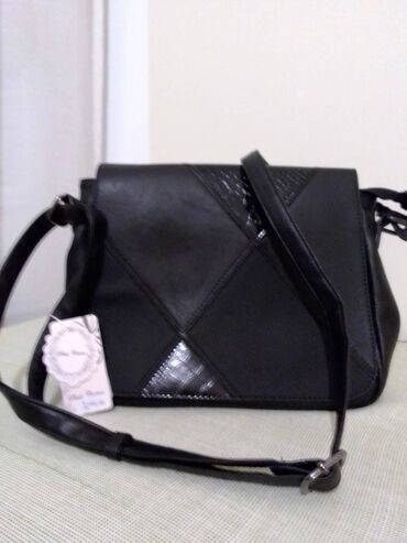 Handbags: Nema spuštanja cene ispod 6000 din.Prodajem nove žensku tašnu od eko