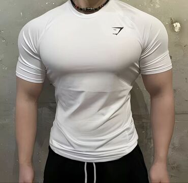 футболка супермена мужская: Белая мужская футболка"Gymshark" с коротким рукавом, спортивного кроя