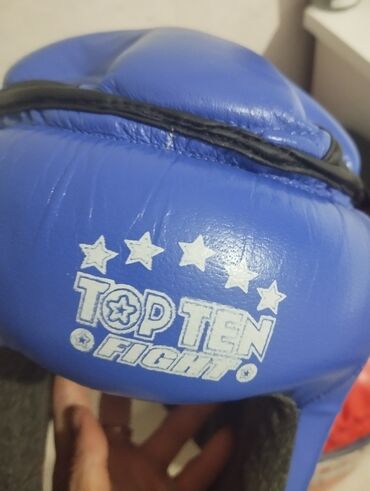 Спортивные сумки: Кожаный шлем, почти новый, для тэквандо, кимоно на 6-10 лет, турник — 8