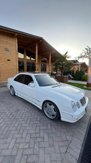 машины джип: Mercedes-Benz E-Class: 2002 г., 5.5 л, Автомат, Бензин, Седан