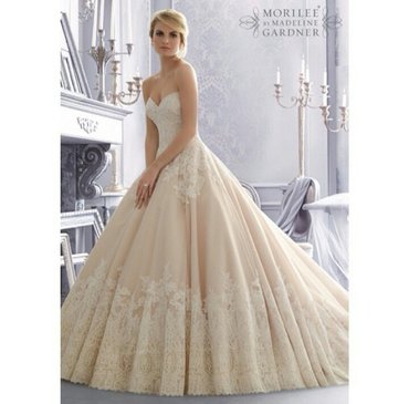 платье с белым воротником: Продаю очень красивое и необычное свадебное платье от известного