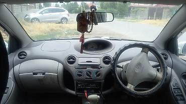 e6 3: Toyota Platz: 2001 г., Автомат, Бензин, Седан — 1