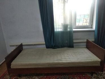спальный кроват: Односпальная Кровать, Б/у