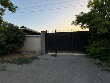 снять дом в бишкуле на длительный срок: Дом, 200 м², 11 комнат, Собственник, Косметический ремонт