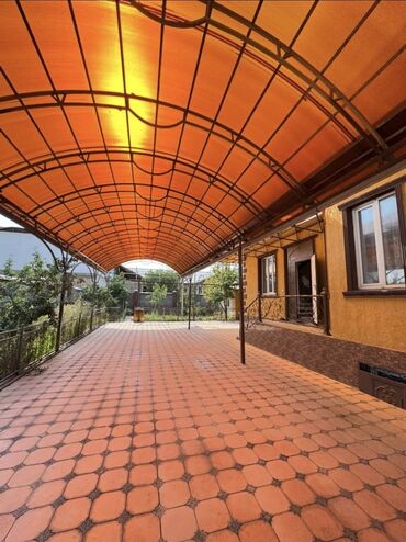 Продажа домов: Дом, 250 м², 6 комнат, Риэлтор — 5