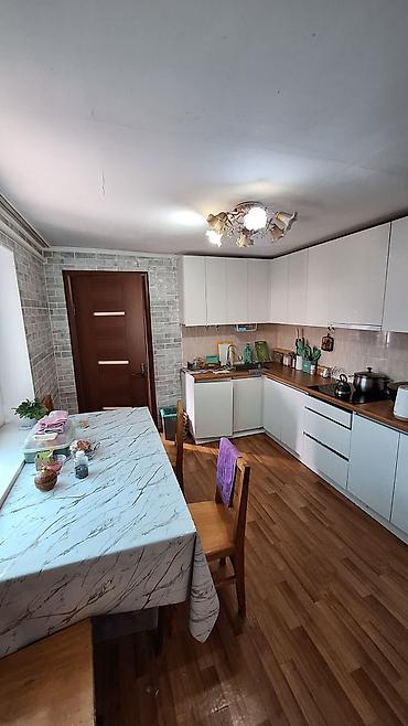 продаю дом ак ордо 1: Продаю дом в Орто-сай по улице Ормокоева . От Советскрй по ул — 3