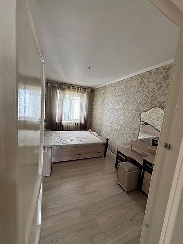 osh flat: 3 комнаты, 55 м², Восток-5 мкр Индивидуалка, 5 этаж, Свежий ремонт — 4