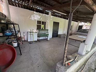 Продажа коттеджей и домов: 🏡 Продаётся уютный дом в Кара-Балте! 📍 Адрес: ул. Центральная, 174Б — 10