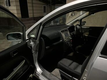 Honda: Honda Stream: 2003 г., 2 л, Автомат, Бензиновая, Минивэн — 4