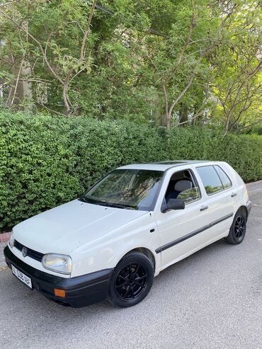 Volkswagen: Volkswagen Golf: 1993 г., 1.6 л, Механика, Бензин, Хэтчбэк