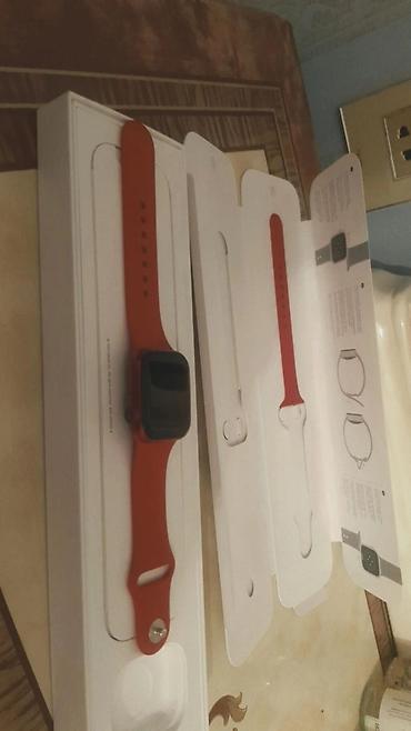 su qzdrcı: Məhsul: Apple Watch (çevik silikon kəmərli) Xüsusiyyətlər: - Rəng — 1