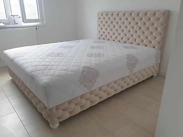 ugaoni ormar: Tapacirani bračni krevet sa visokim, duboko prošivenim (chesterfield) — 5